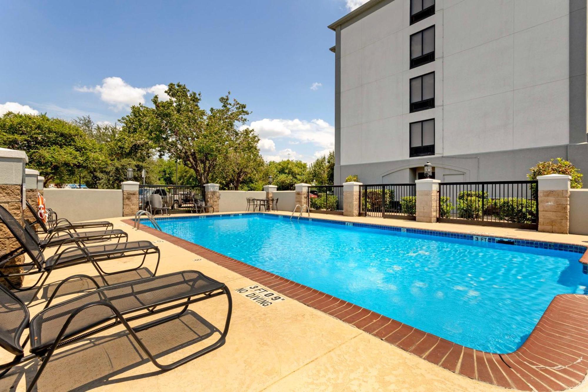 Best Western Plus Sugar Land-Stafford Exterior foto